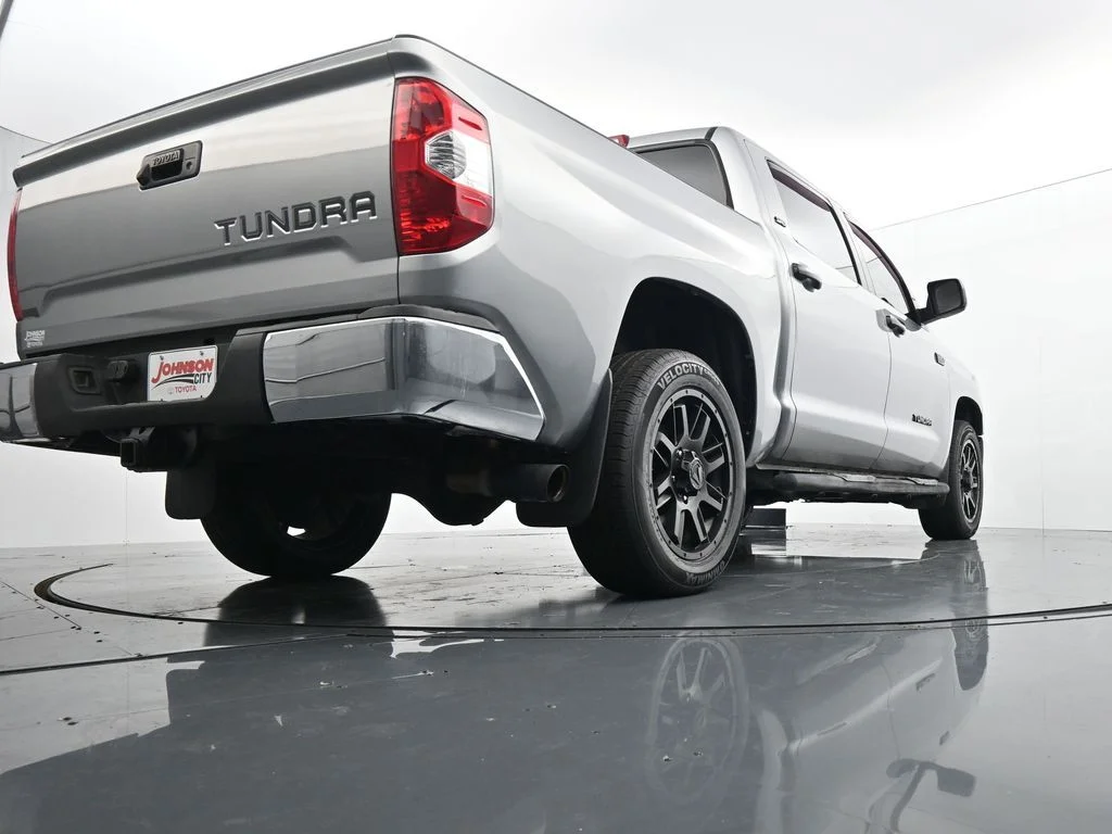 Used 2021 Silver Toyota SR5 image 33