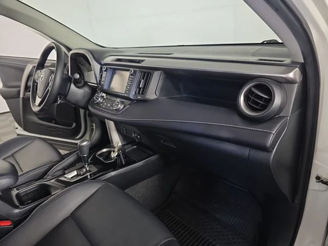 Used 2018 Blizzard Pearl Toyota Limited image 29