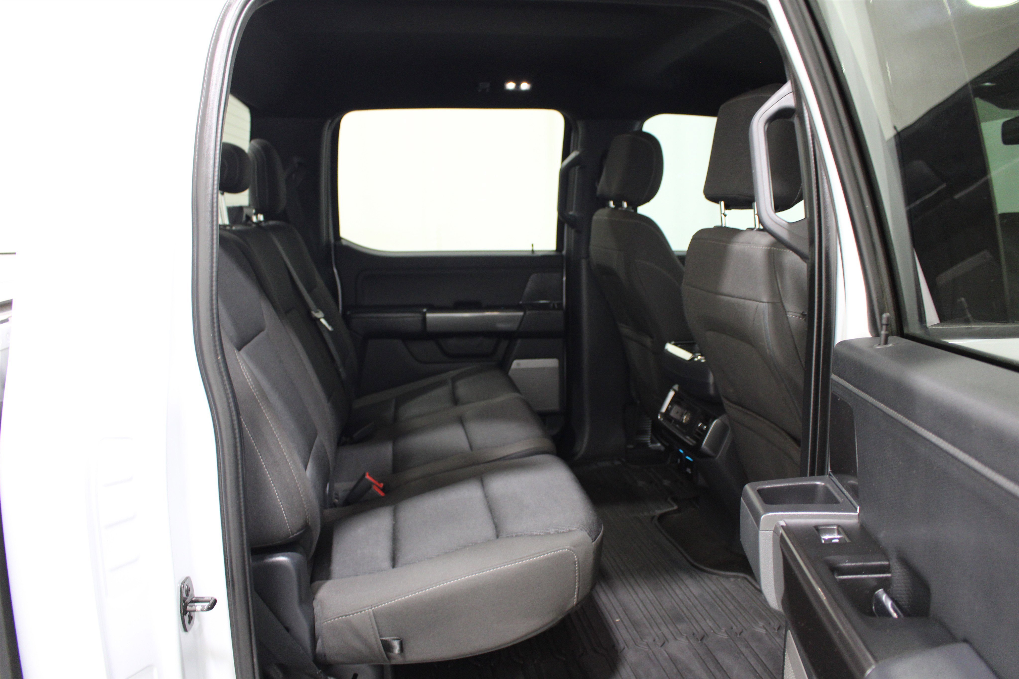 Used 2021 Space White Metallic Ford XLT image 24