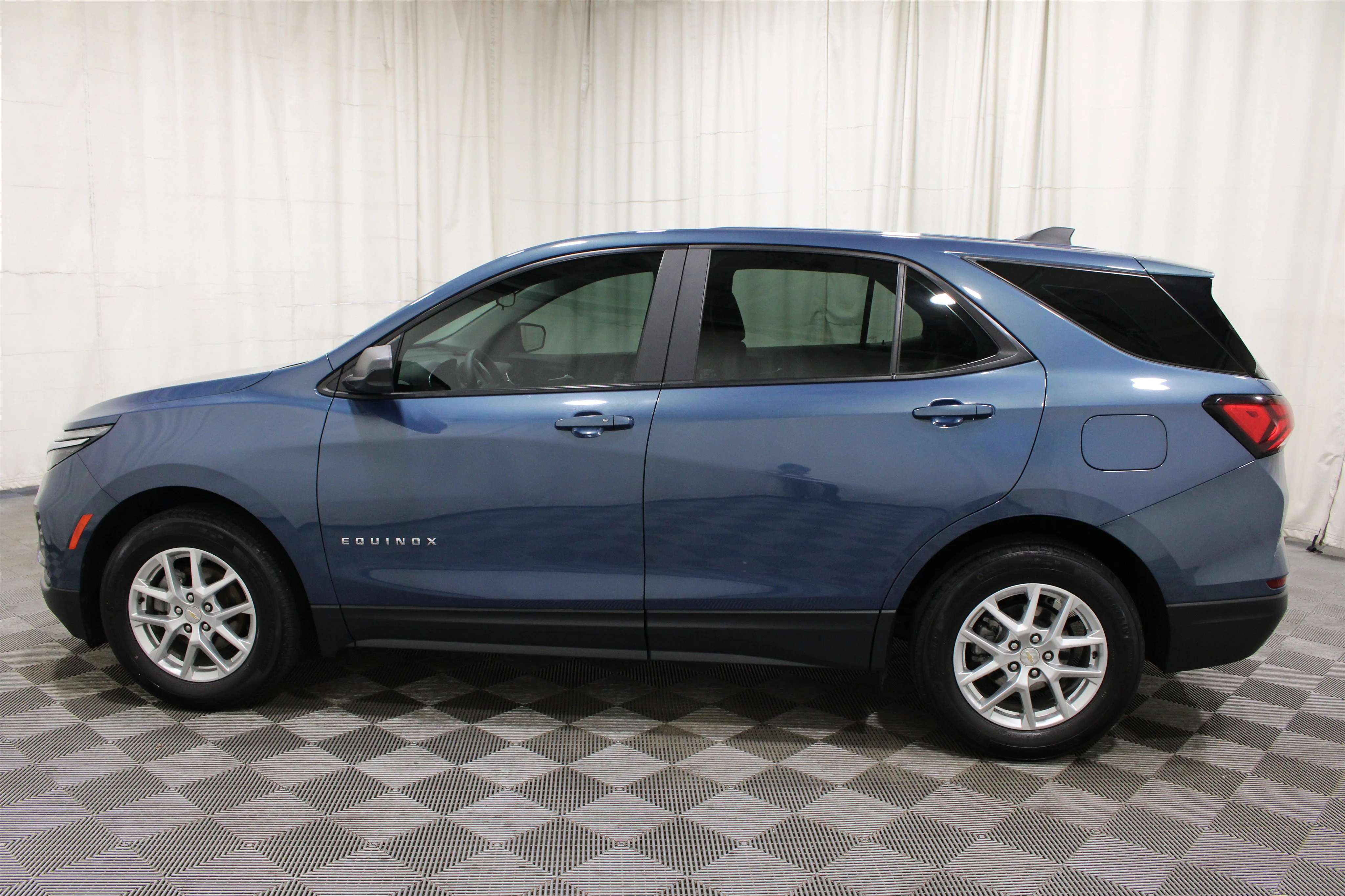 2024 Chevrolet Equinox LS - Photo 31