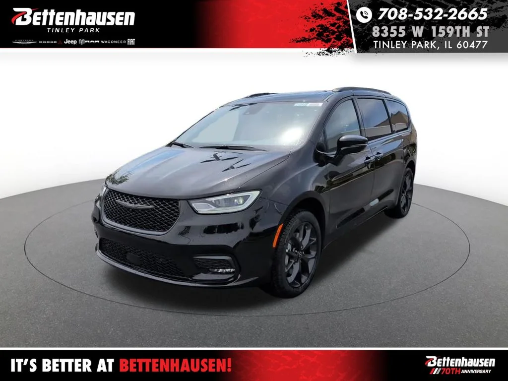 2026 Chrysler Pacifica Limited AWD's photo