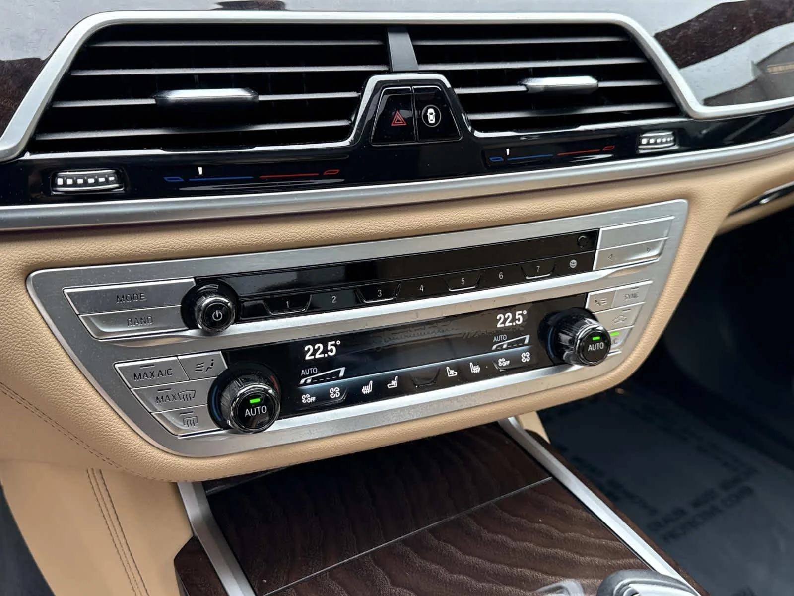 Used 2022 Carbon Black Metallic BMW 740i xDrive image 20
