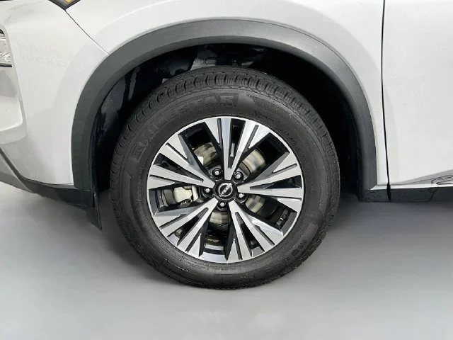 Used 2023 Silver Nissan SV image 25