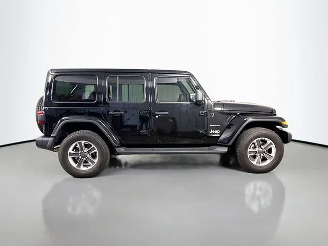 Used 2022 Black Jeep Unlimited Sahara image 8