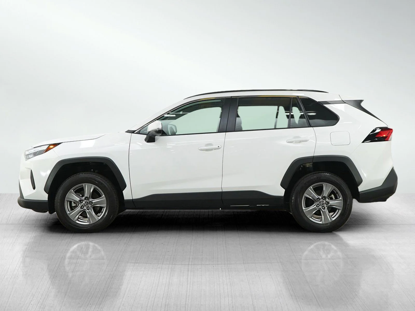 Used 2025 Toyota RAV4 XLE with VIN 2T3P1RFV3SC495958 for sale in Burnsville, Minnesota