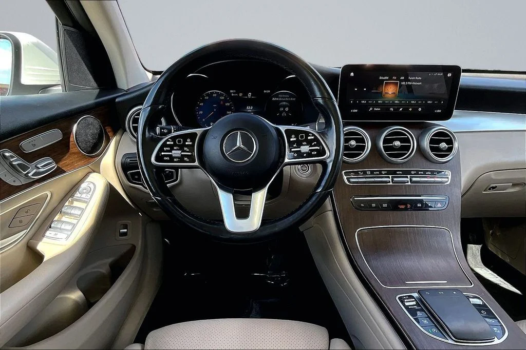 Used 2022 White Mercedes-Benz GLC 300 image 5