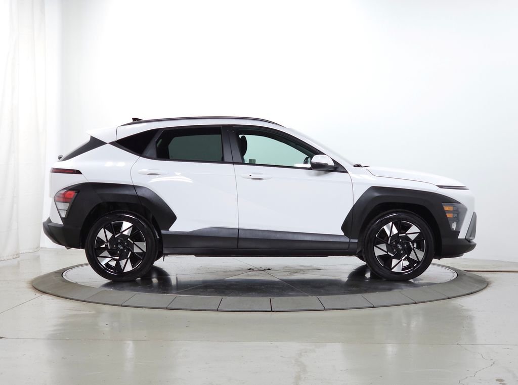 2025 Hyundai Kona SEL - Photo 12