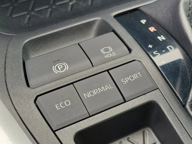 2020 Toyota RAV4 XLE - Photo 29