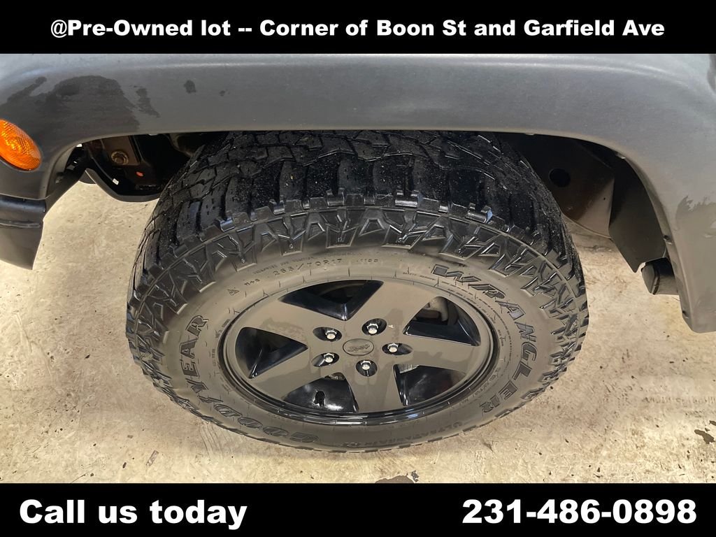 Used 2012 Black Jeep Unlimited Rubicon image 11