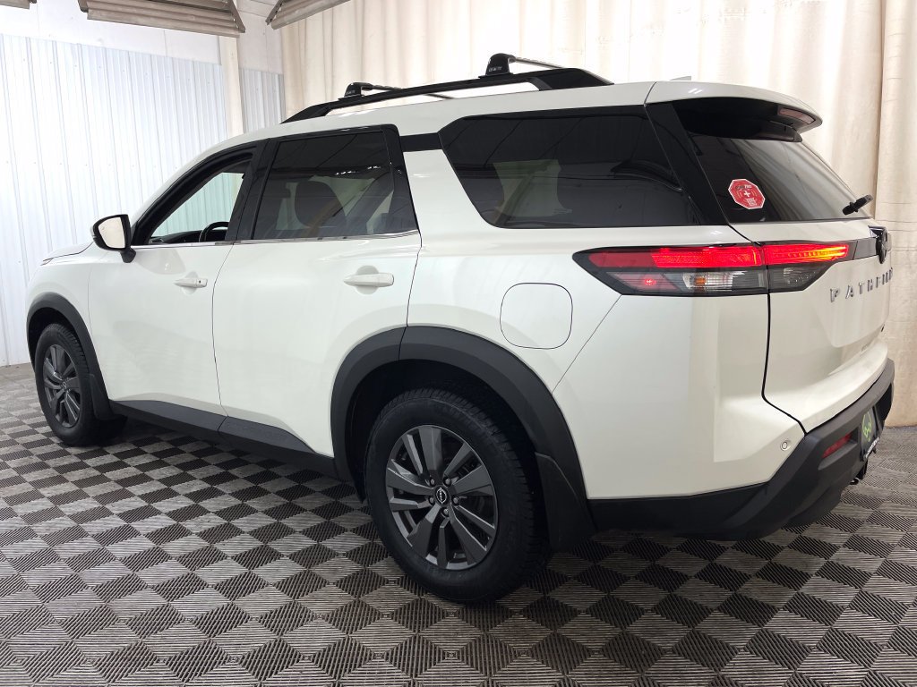 2022 Nissan Pathfinder SV - Photo 17