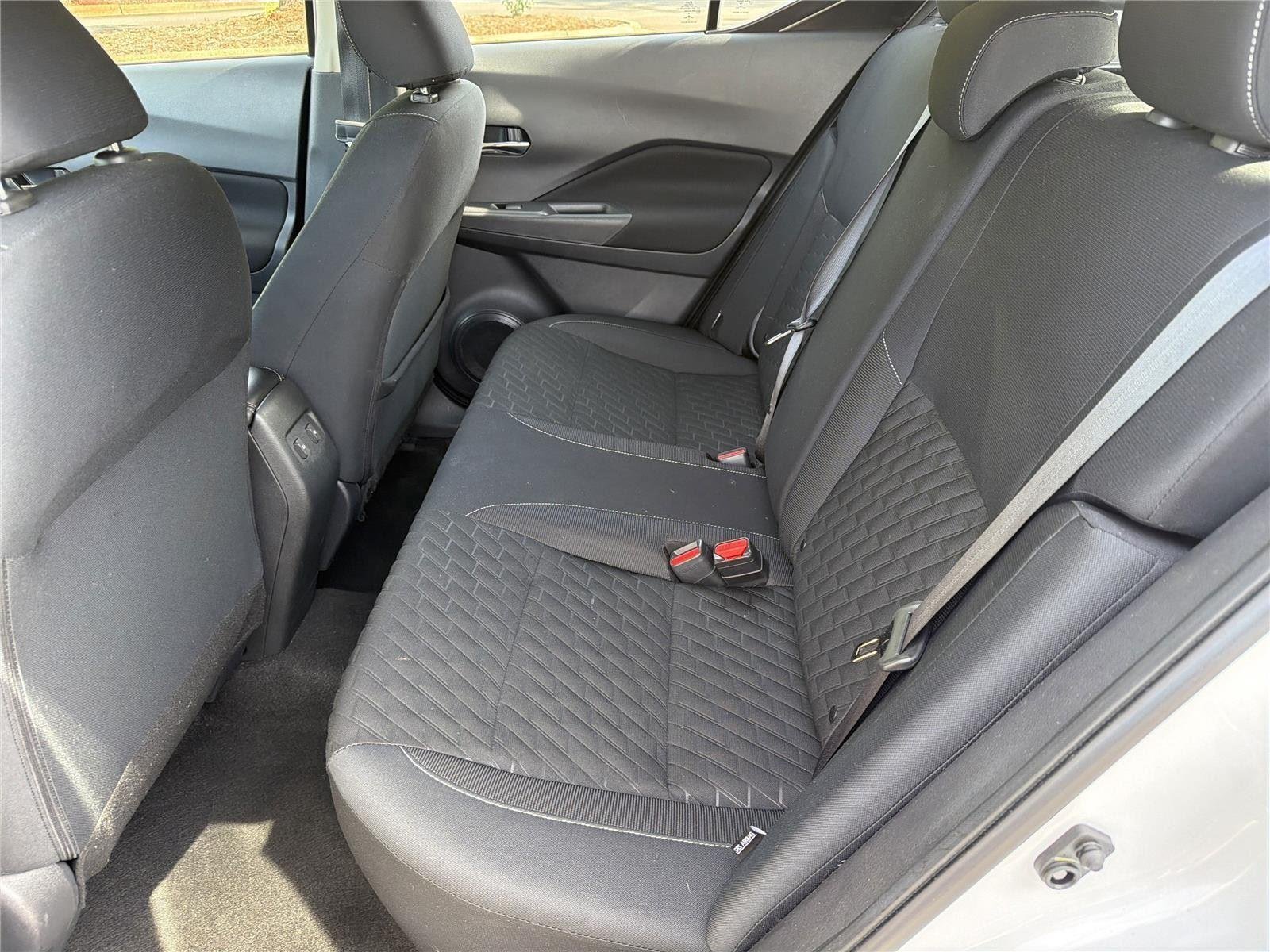 Used 2023 Aspen White Tricoat/Super Black Nissan SV image 29
