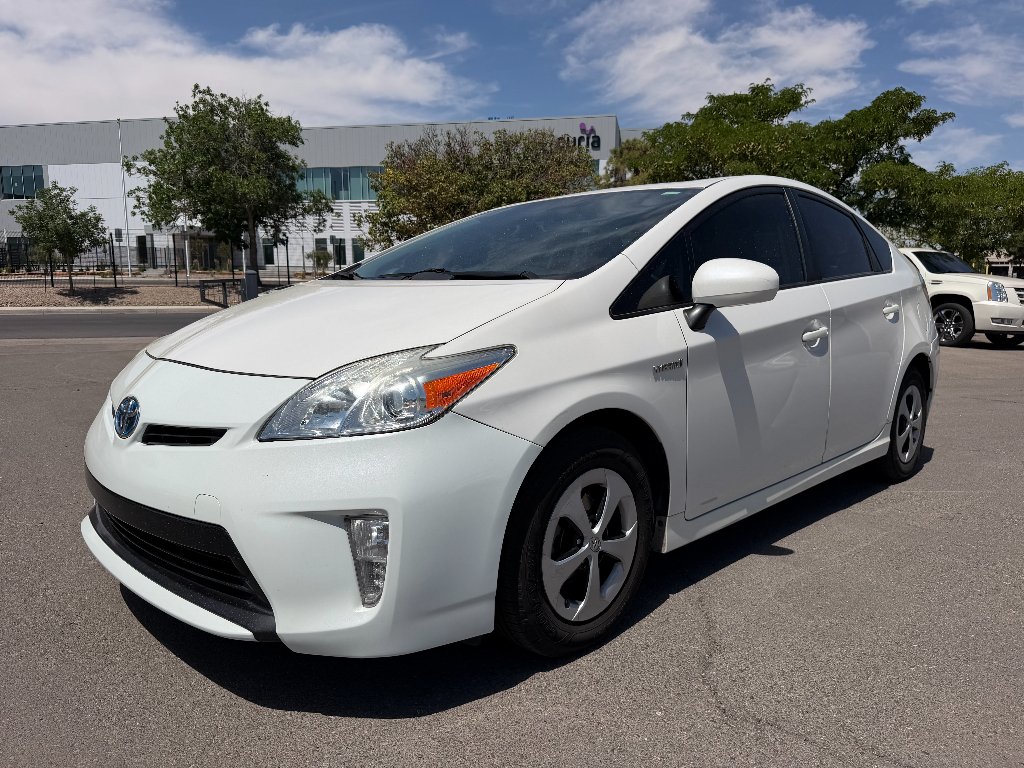 Used 2012 White Toyota One image 1