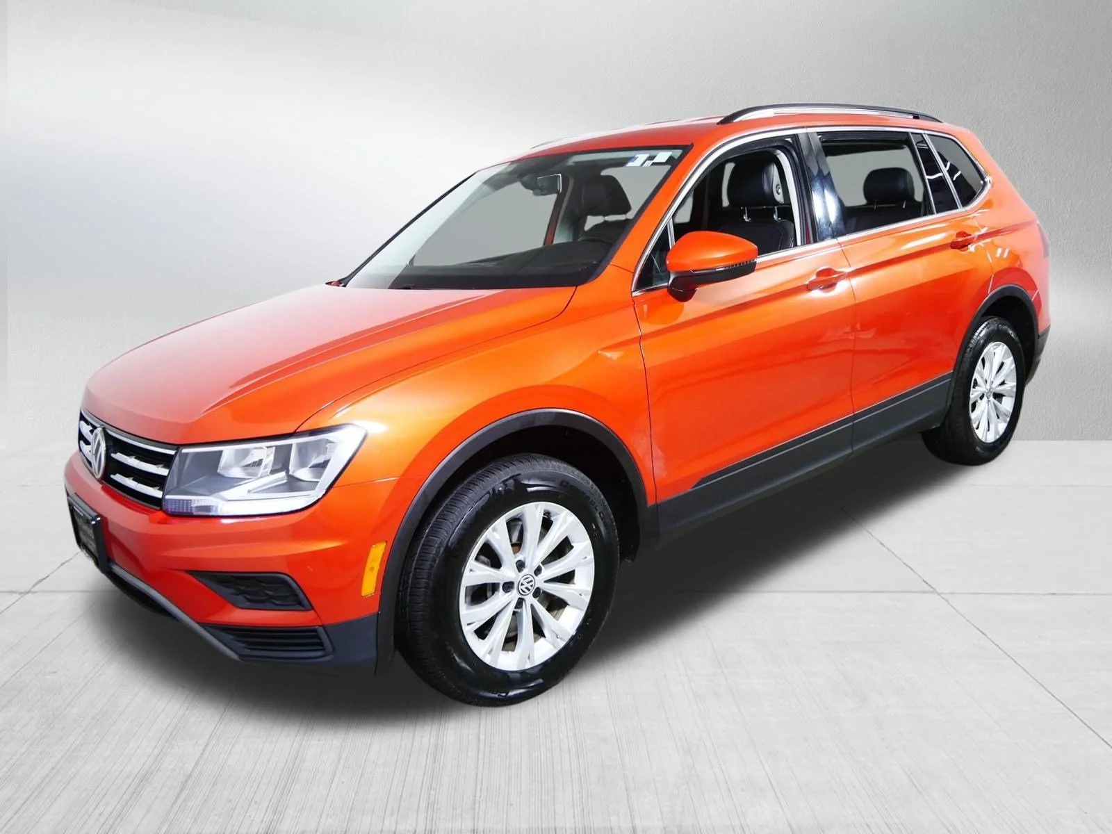 Used 2019 Habanero Orange Metallic Volkswagen SE image 3