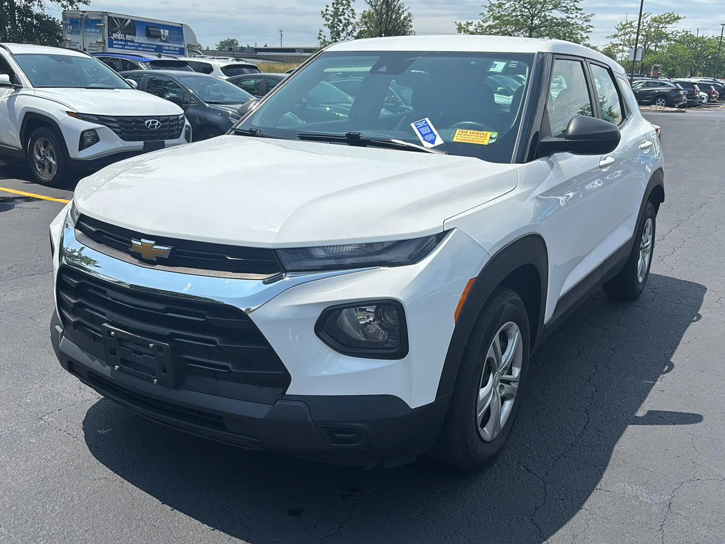 Used 2021 Summit White Chevrolet L image 3