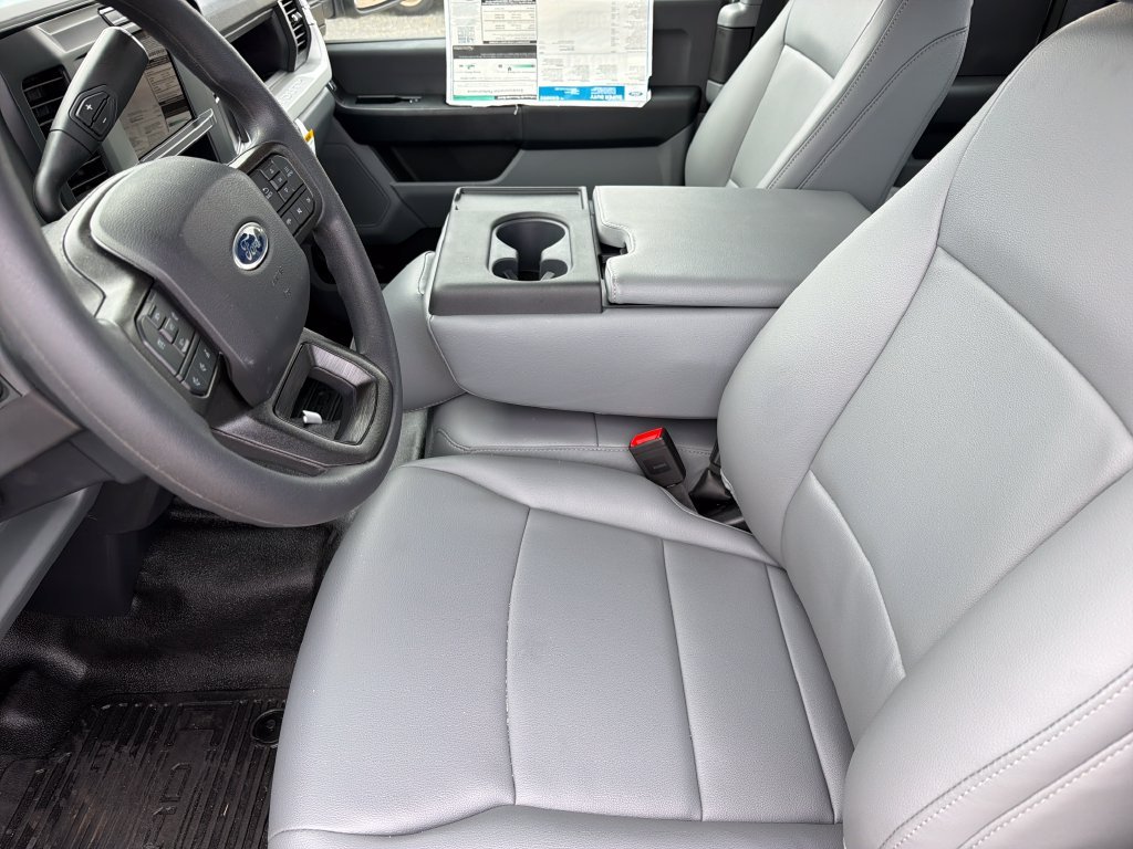 New 2026 Oxford White Ford F-250® XL image 18