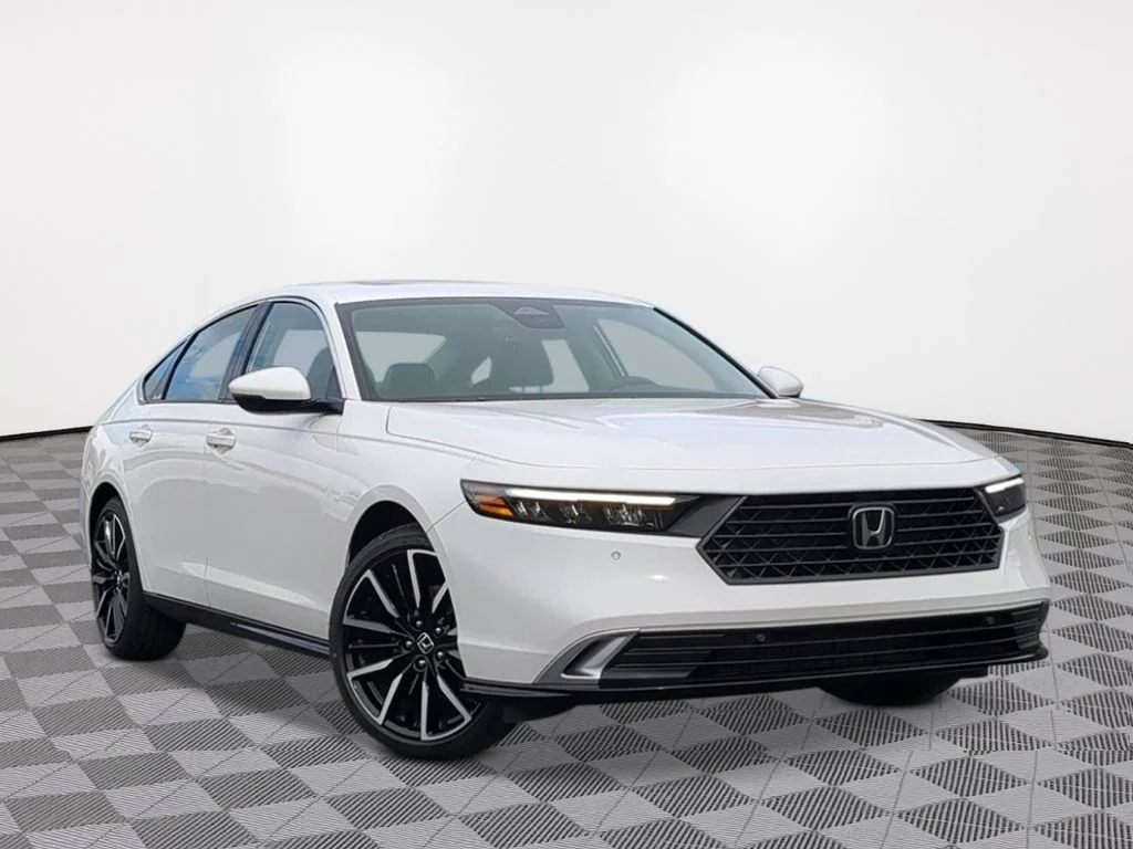 New 2026 Platinum White Pearl Honda Touring Hybrid image 7