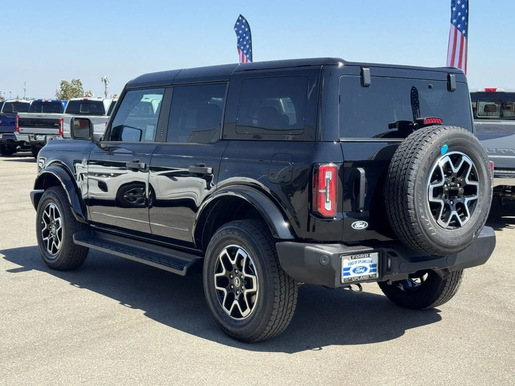 New 2026 Shadow Black Ford Outer Banks® image 5