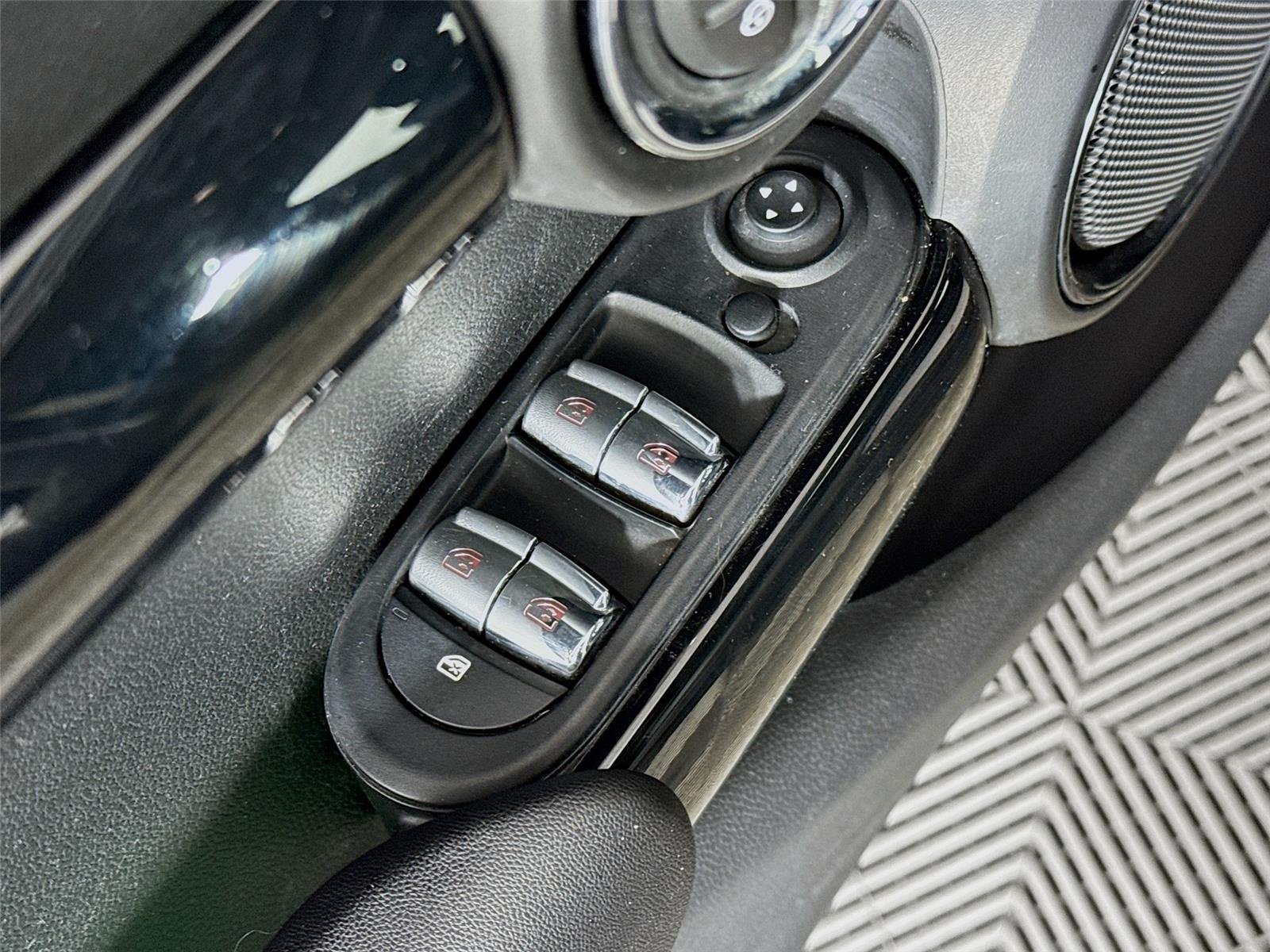 Used 2019 Gray Metallic MINI Classic image 18