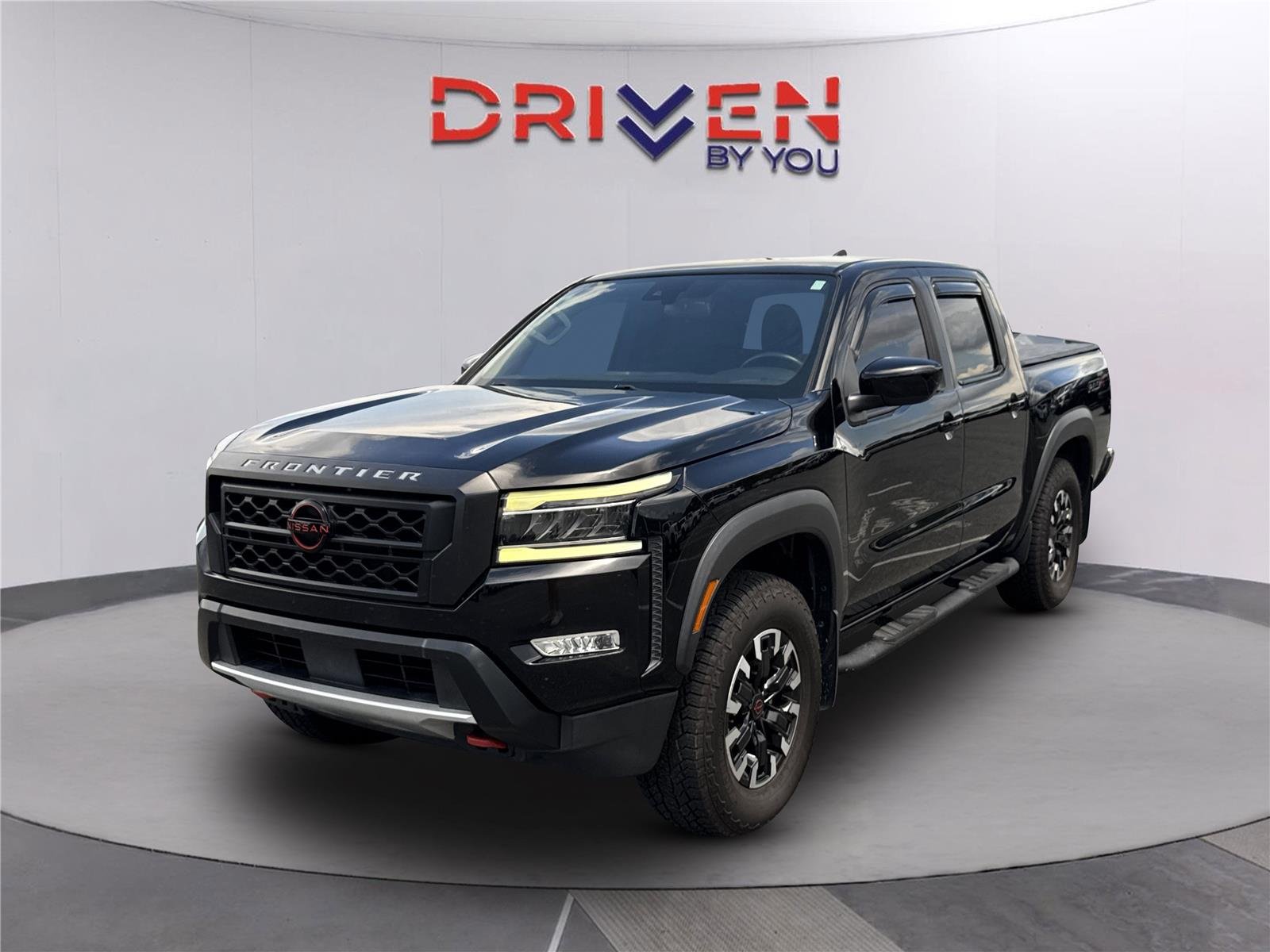Used 2022 Super Black Nissan PRO-X image 8