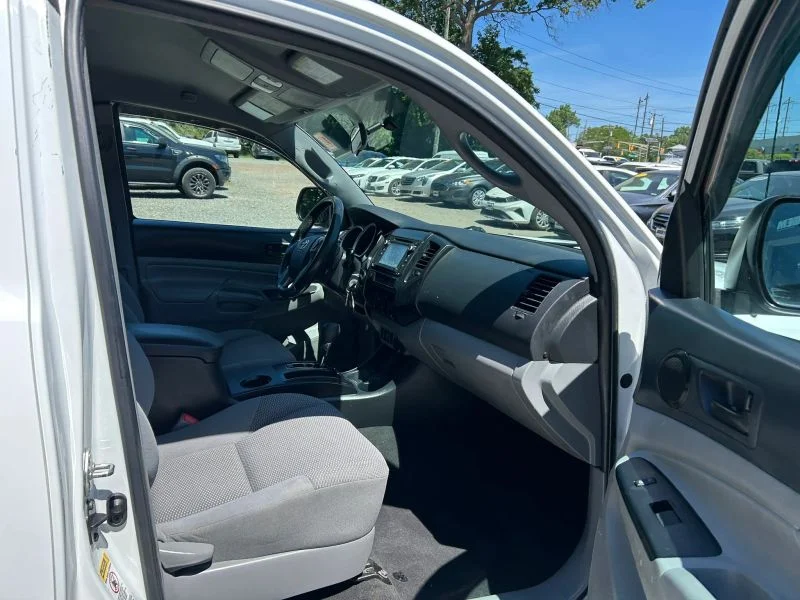 Used 2015 White Toyota Pickup 4D 6 ft image 21