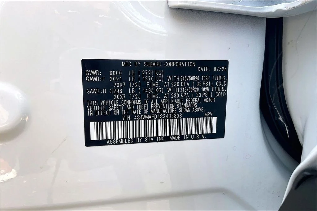 Used 2025 White Subaru Onyx Edition image 38