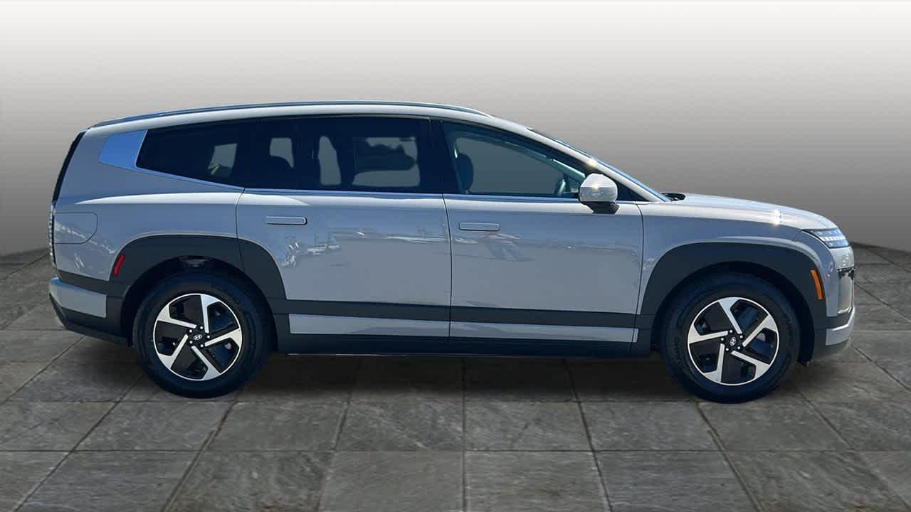 New 2026 Cyber Gray Hyundai SE image 35