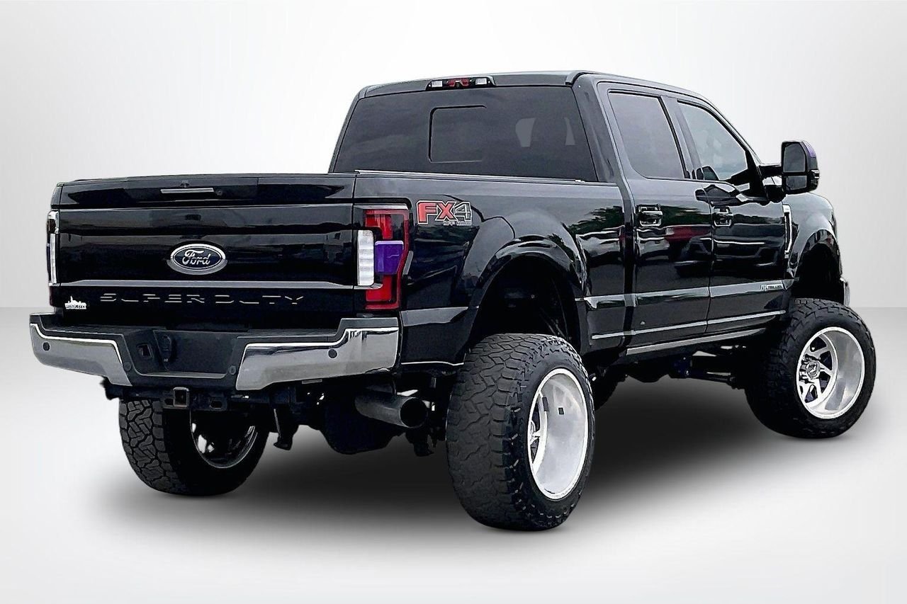 Used 2017 SHADOW BLACK Ford LARIAT image 5