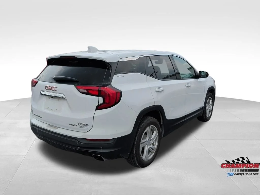 Used 2019 White GMC SLE image 5
