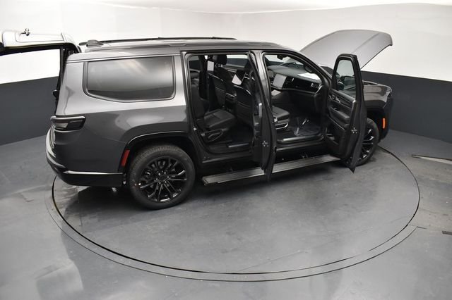 New 2026 Baltic-Gray Metallic Clear-Coat Exterior Paint Jeep Summit Obsidian image 30
