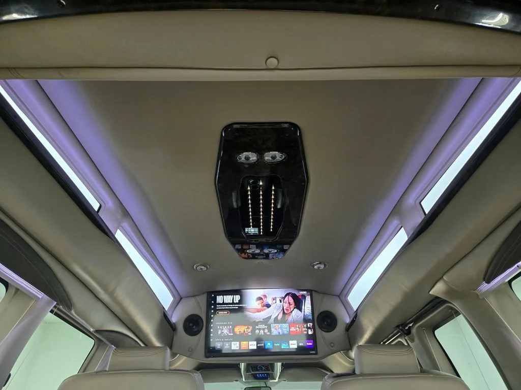 2023 GMC Savana Cargo Work Van - Photo 9