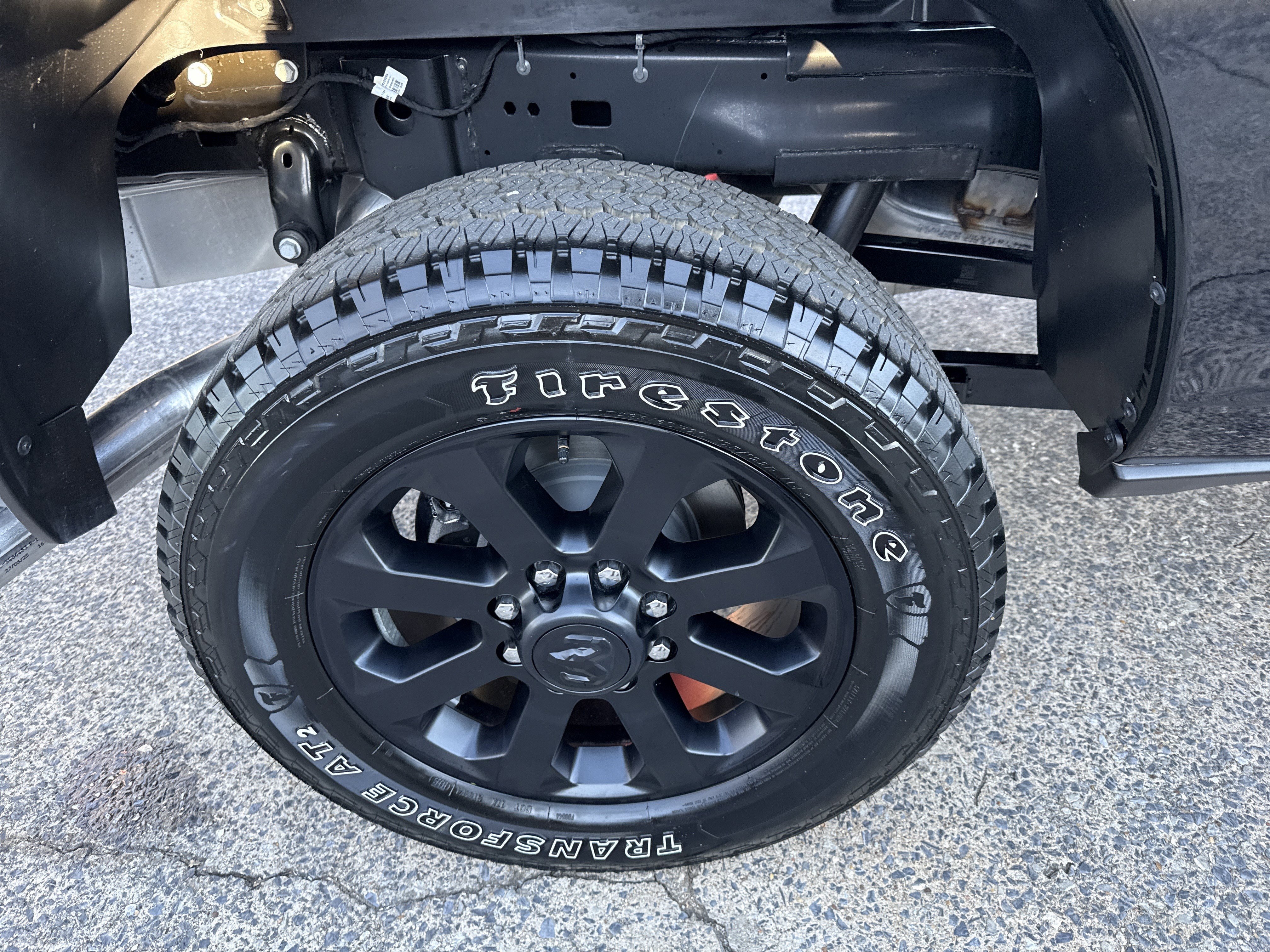 New 2026 Diamond Black Crystal Pearl-Coat Exterior Paint RAM Laramie image 18