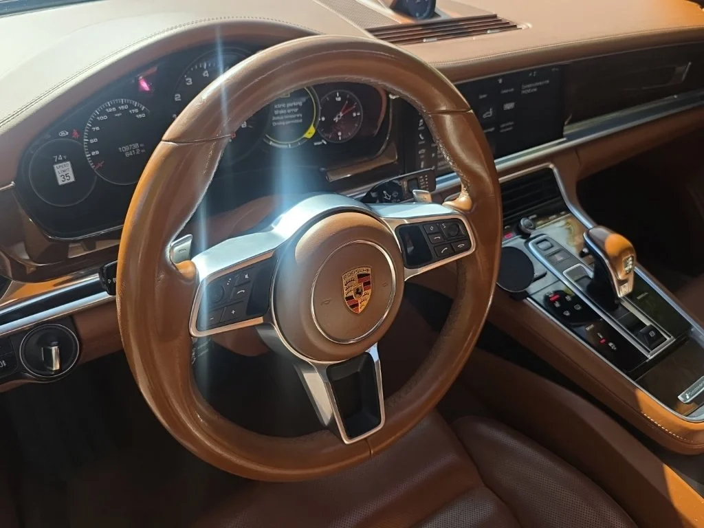 Used 2018  Porsche  image 21