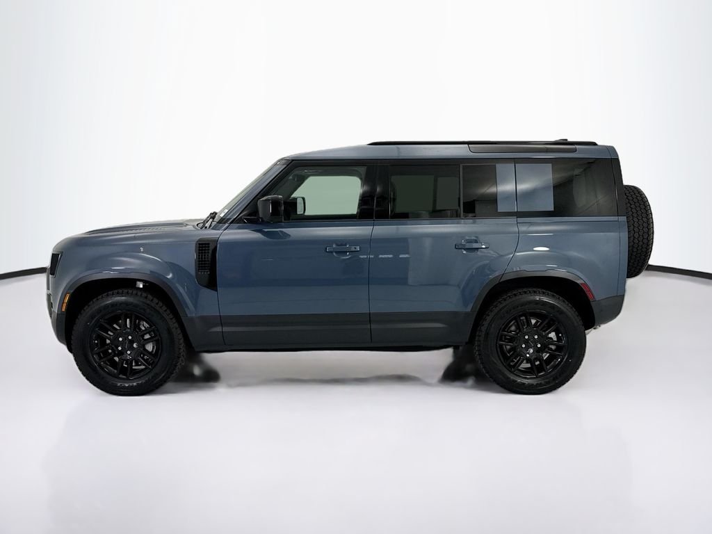 New 2026 Tasman Blue LAND ROVER S image 8
