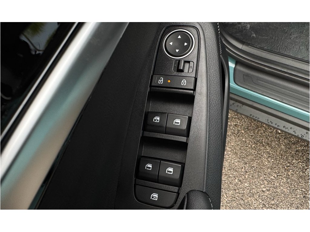 New 2026 Pluton Blue / Black Roof Kia S image 23