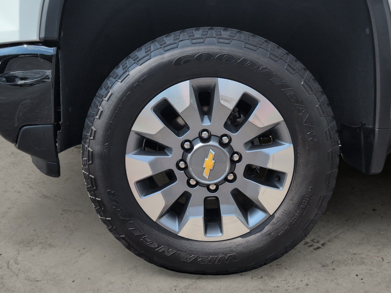 Used 2024 Summit White Chevrolet Custom image 26