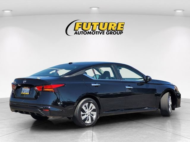 Used 2025 Black Nissan 2.5 S image 4