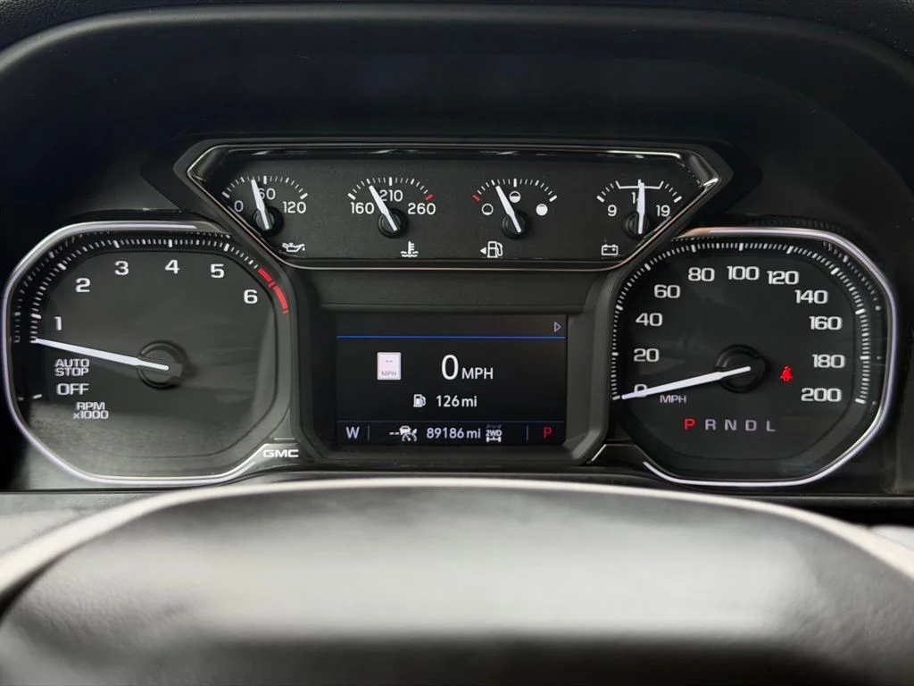 Used 2021 White GMC AT4 image 19