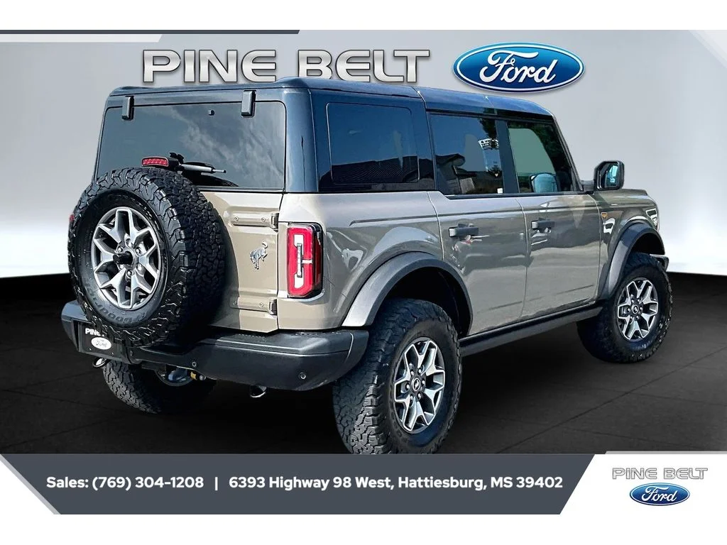 Used 2025 GRAY Ford Badlands image 11