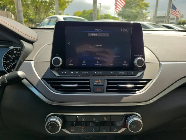Certified Used 2023 White Nissan 2.5 SR image 22