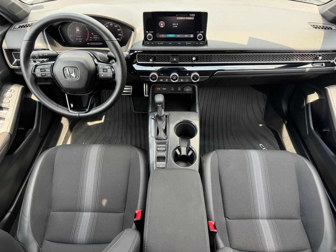 2025 Honda Civic Hatchback Sport - Photo 12