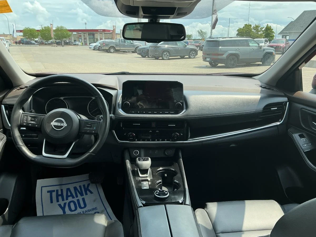 Used 2023  Nissan SL image 33