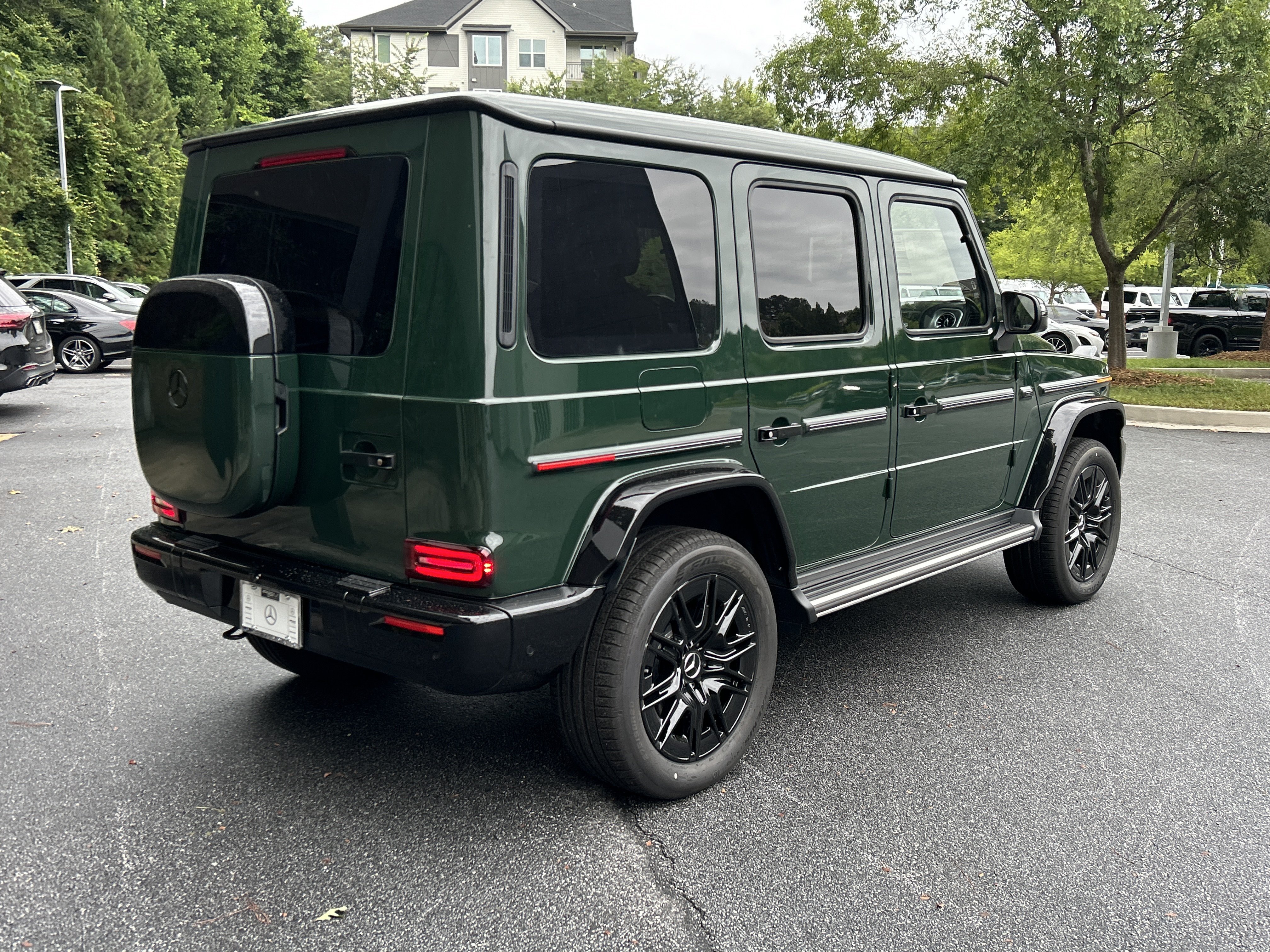 New 2026 MANUFAKTUR Deep Green Non-Metallic Mercedes-Benz G 580e SUV image 6