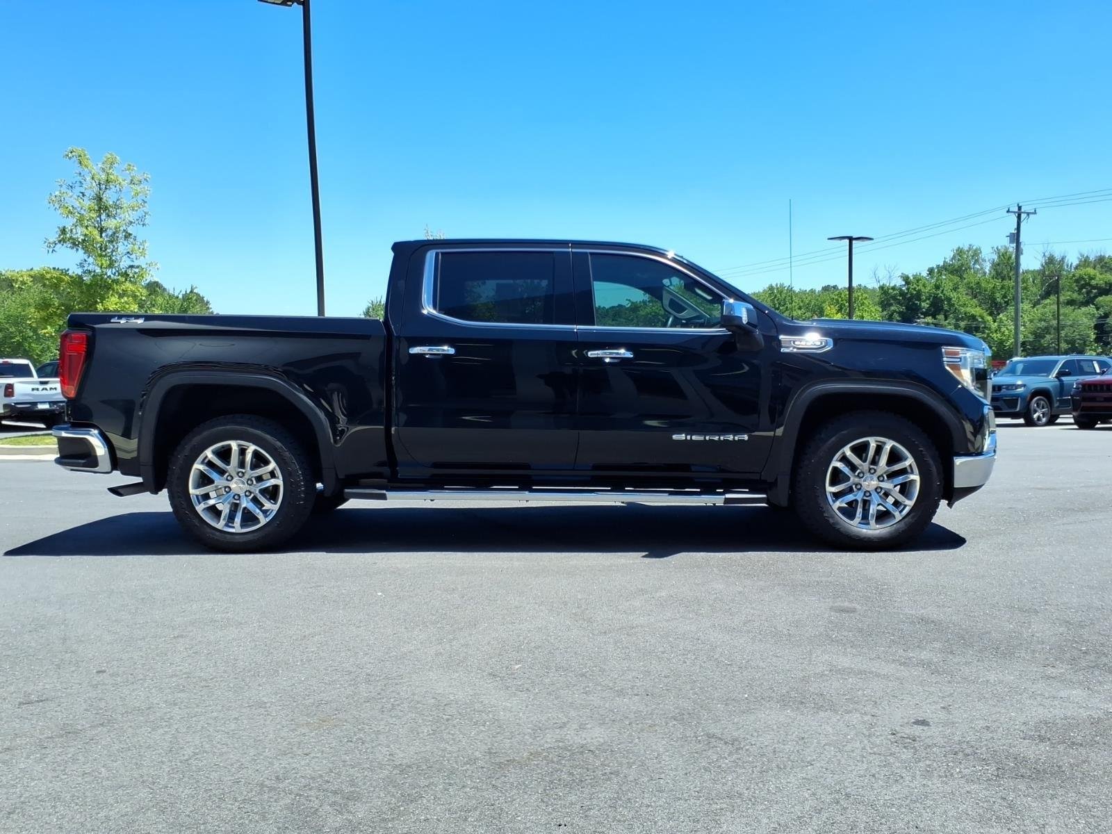 Used 2021 Onyx Black GMC SLT image 9