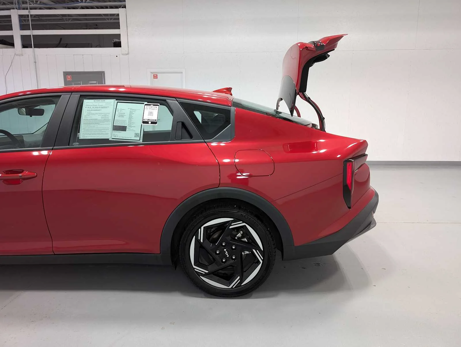 Used 2025 Currant Red Kia EX image 11