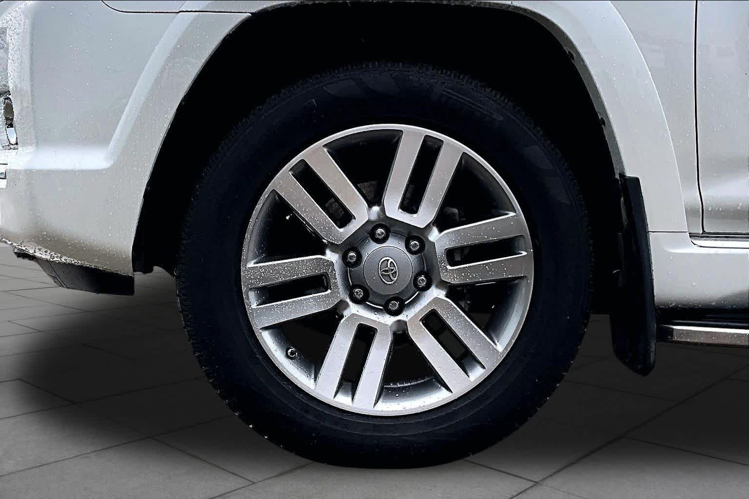 Used 2013 Blizzard Pearl Metallic Toyota Limited image 11