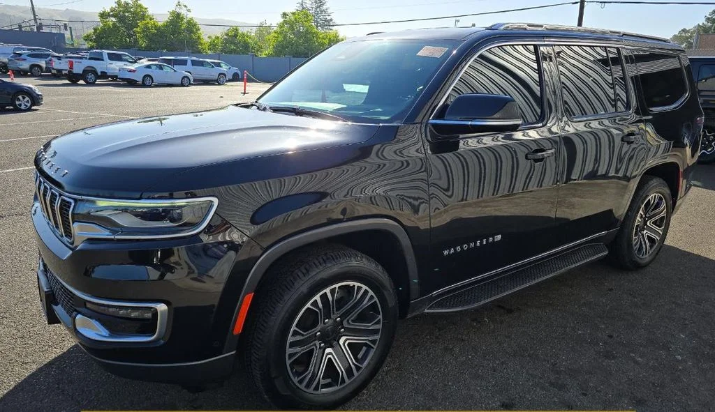 2022 Jeep Wagoneer Series III's photo