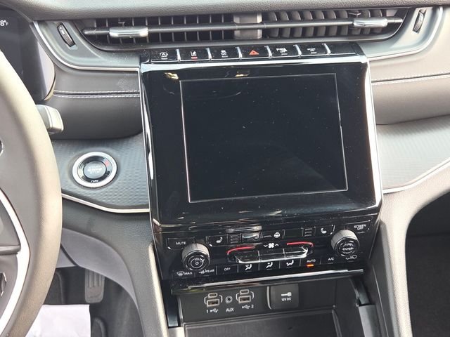 Used 2024 White Jeep Altitude X image 19