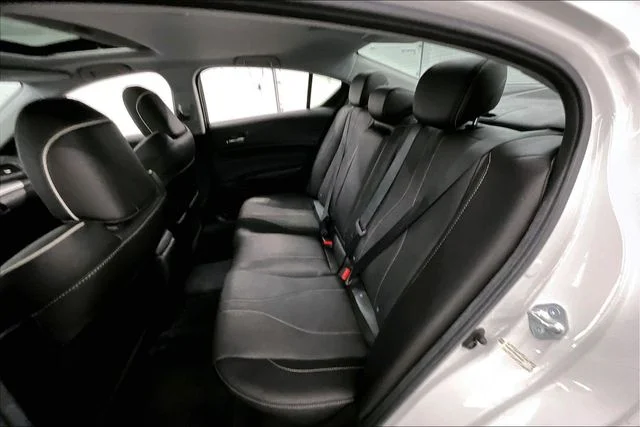 Used 2022 Platinum White Pearl Acura Premium Package image 24