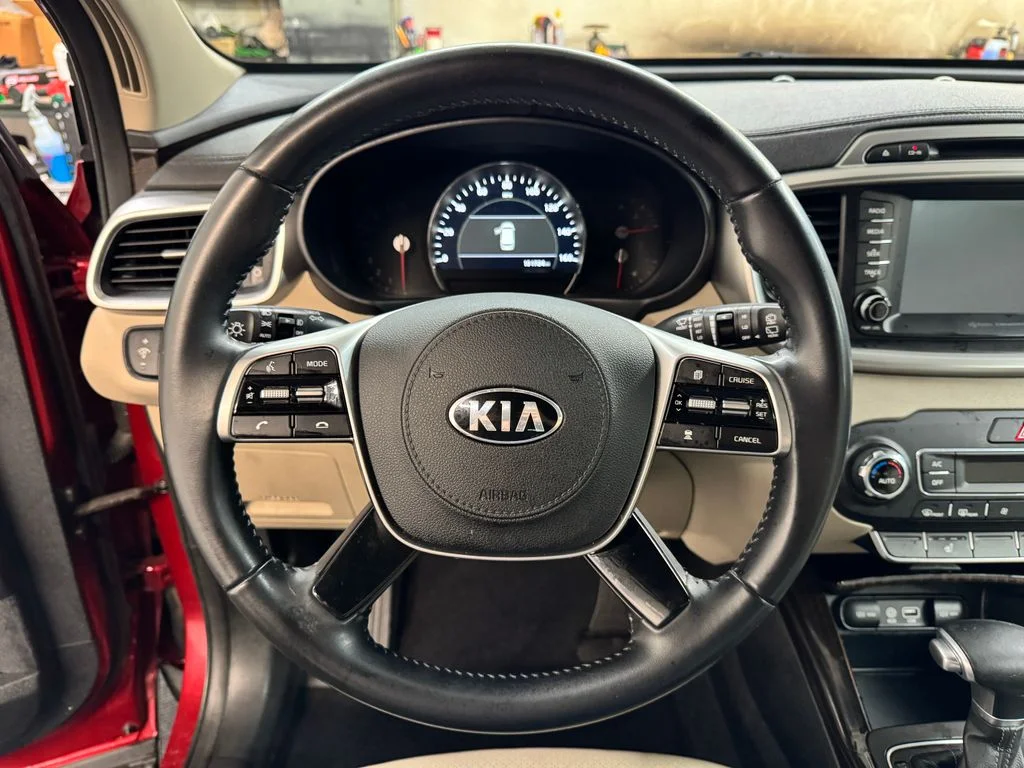 Used 2019 Red Kia EX image 17