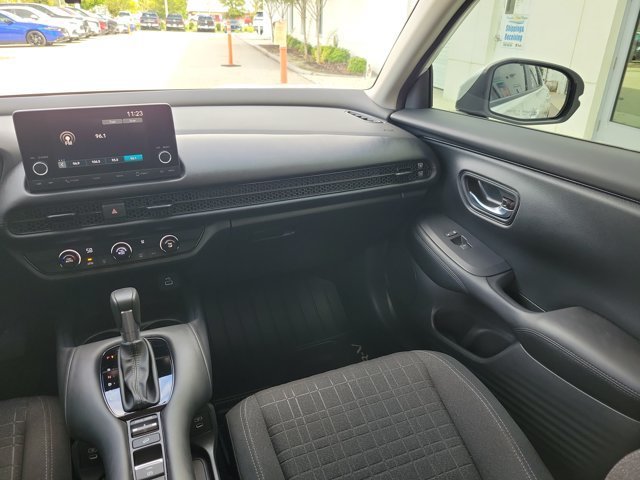 Used 2025 Platinum White Pearl Honda LX image 20